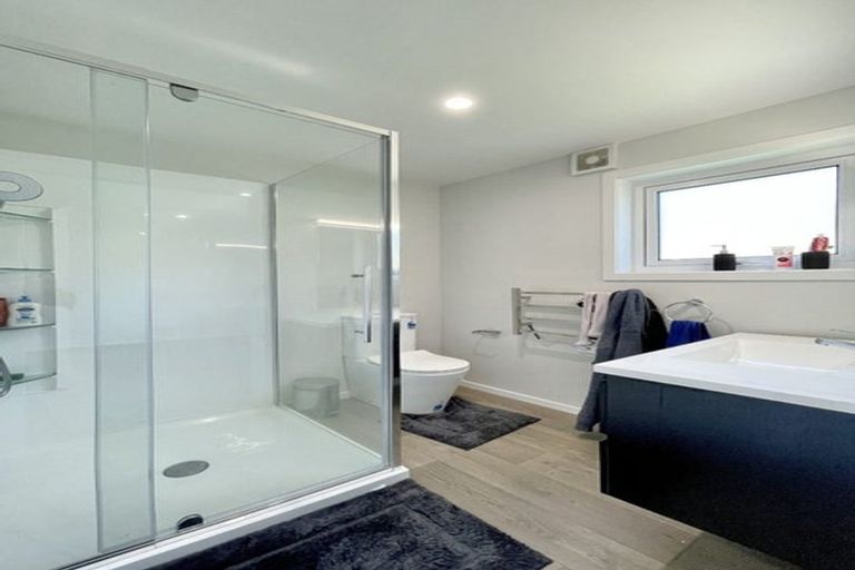 Photo of property in 154 Amesbury Drive, Churton Park, Wellington, 6037