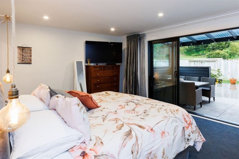 Photo of property in 5 Freedom Drive, Kelvin Grove, Palmerston North, 4414