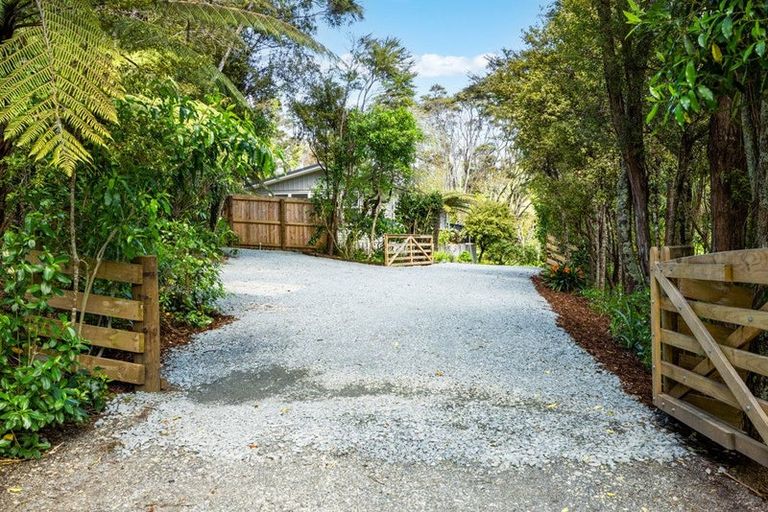 Photo of property in 1060 Sandspit Road, Sandspit, Warkworth, 0982