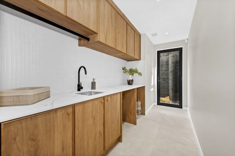 Photo of property in 202 Clovelly Road, Bucklands Beach, Auckland, 2012