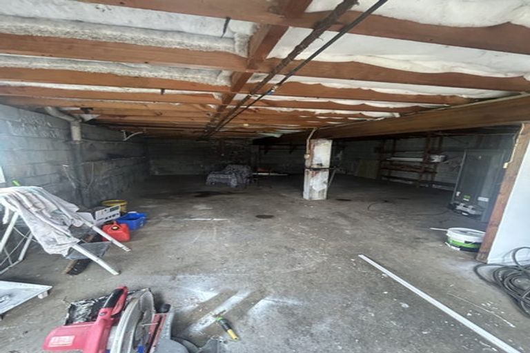 Photo of property in 17 Calvert Road, Moturoa, New Plymouth, 4310