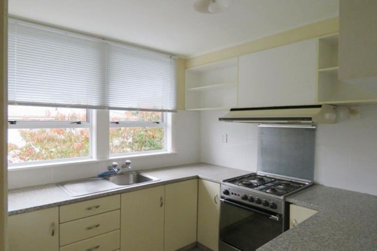 Photo of property in 19 Cook Street, Marfell, New Plymouth, 4310