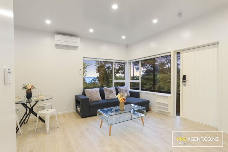 Photo of property in 74 Warner Park Avenue, Laingholm, Auckland, 0604