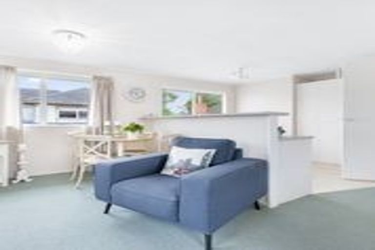 Photo of property in 54a Yeovil Road, Te Atatu Peninsula, Auckland, 0610