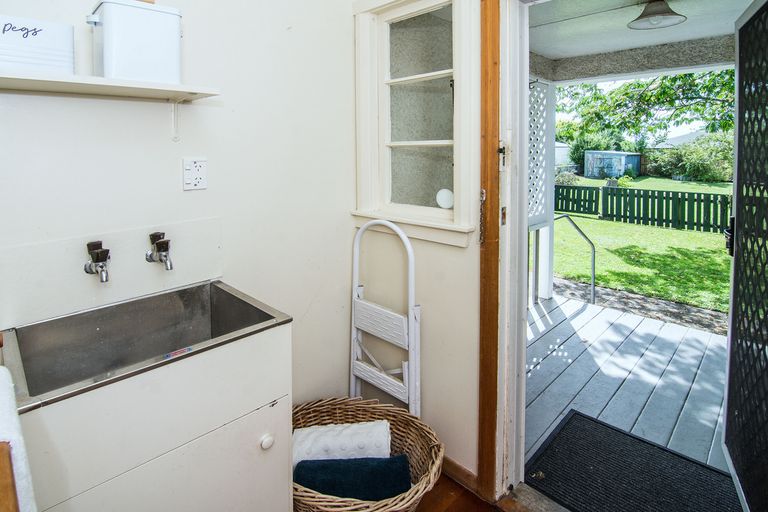 Photo of property in 6 Lansdowne Crescent, Lansdowne, Masterton, 5810