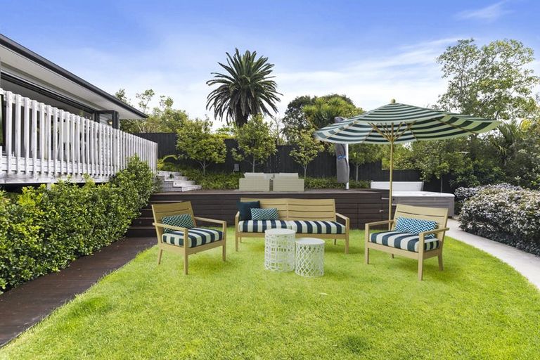 Photo of property in 19 Reydon Place, Cockle Bay, Auckland, 2014