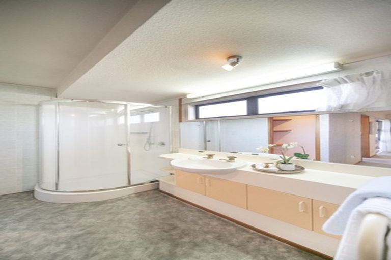 Photo of property in 3 Orinda Close, Botany Downs, Auckland, 2010