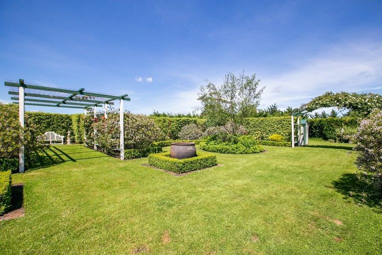 Photo of property in 121 Ferry Road, Martinborough, 5711