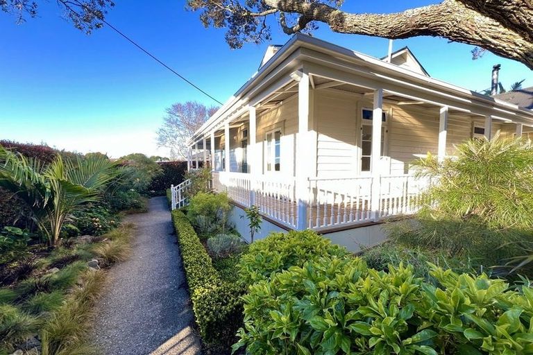 Photo of property in 1 Mozeley Avenue, Devonport, Auckland, 0624