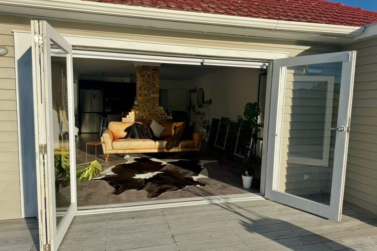 Photo of property in 144 Great South Road, Huntly, 3700