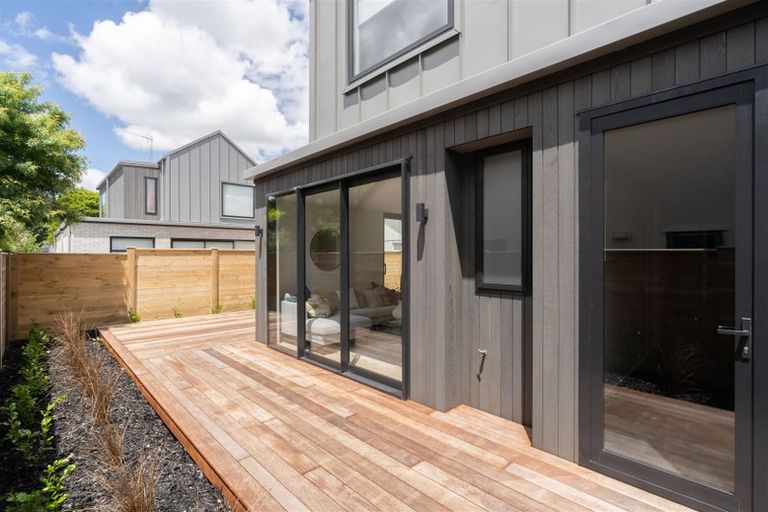 Photo of property in 2/23 Strowan Avenue, Fairfield, Hamilton, 3214