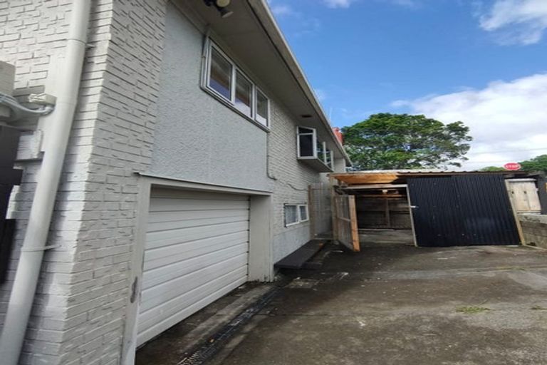 Photo of property in 165 Don Buck Road, Massey, Auckland, 0614