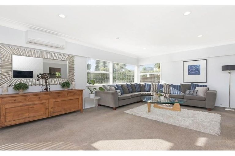 Photo of property in 29 Bert Wilson Place, Cockle Bay, Auckland, 2014