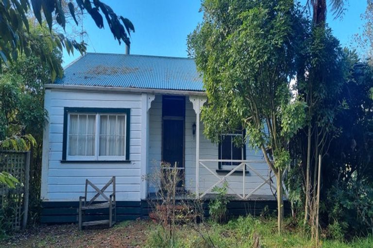 Photo of property in 150 Wirihana Road, Hawera, 4674