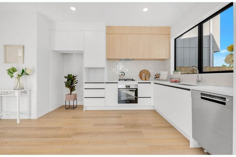 Photo of property in 74 Minhas Road, Papakura, 2110