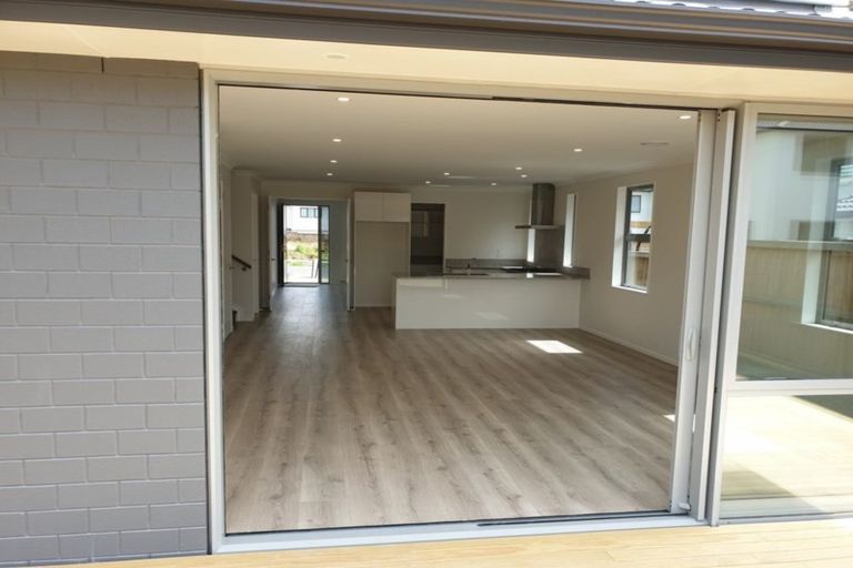 Photo of property in 52 Timmer Road, Flat Bush, Auckland, 2019