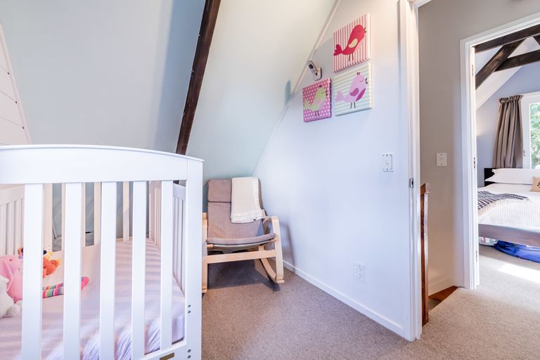 Photo of property in 138 Laingholm Drive, Laingholm, Auckland, 0604