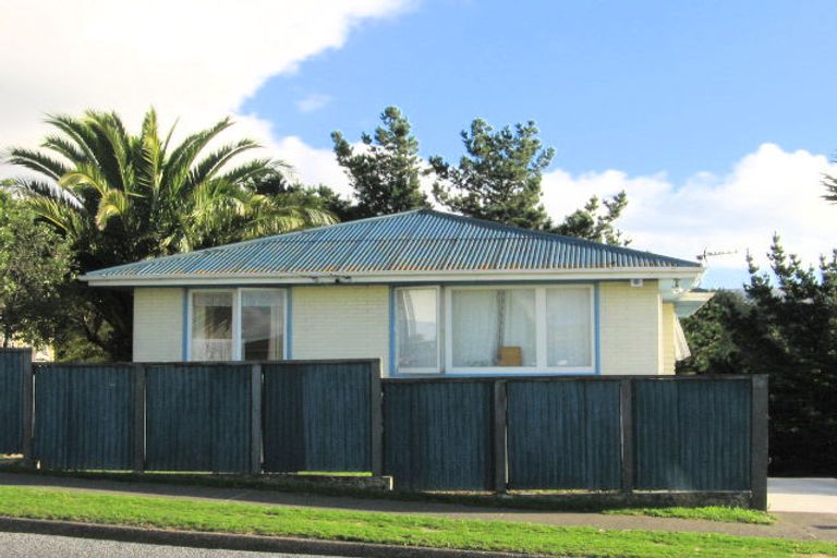 Photo of property in 80 Sievers Grove, Cannons Creek, Porirua, 5024