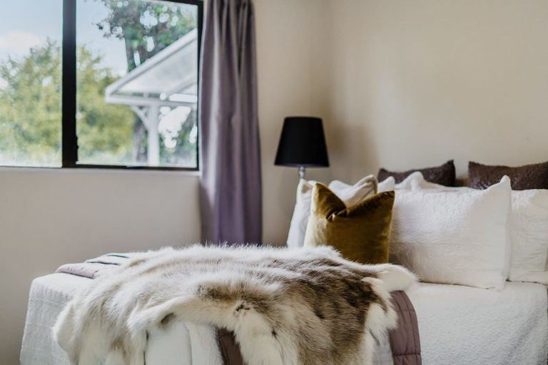 Photo of property in 38 Eyre Street, Henderson, Auckland, 0612