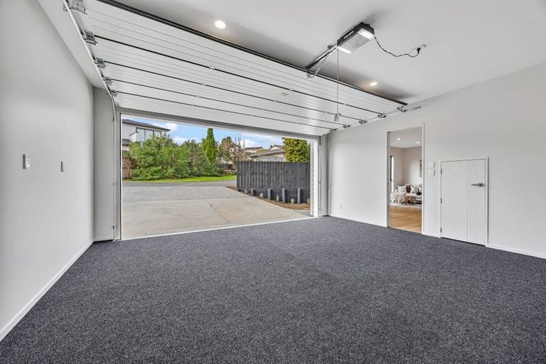 Photo of property in 48 Lewisham Street, Highland Park, Auckland, 2010