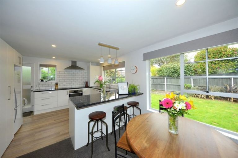 Photo of property in 2/47 Woodbury Street, Russley, Christchurch, 8042