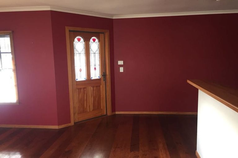 Photo of property in 1a Roy Street, Tawa, Wellington, 5028