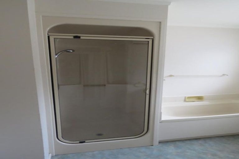 Photo of property in 66 Waiwaka Terrace, Strandon, New Plymouth, 4312