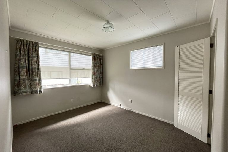 Photo of property in 111 Sycamore Drive, Sunnynook, Auckland, 0620