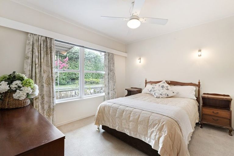 Photo of property in 2/5 Evelyn Place, Hillcrest, Auckland, 0627