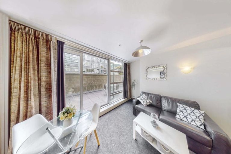 Photo of property in 1/43 Mulgrave Street, Thorndon, Wellington, 6011