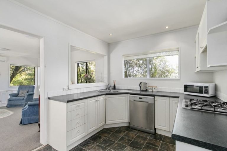 Photo of property in 10 Evan Street, Belmont, Auckland, 0622