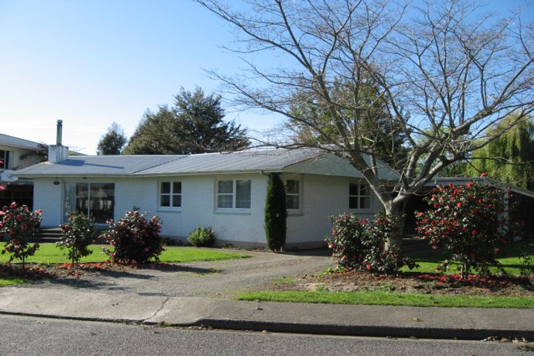 Photo of property in 2 Fairfield Street, Brightwater, 7022