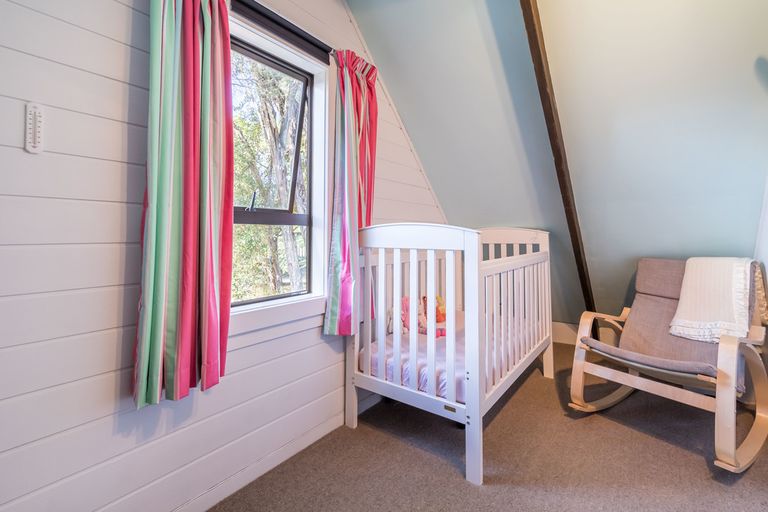 Photo of property in 138 Laingholm Drive, Laingholm, Auckland, 0604