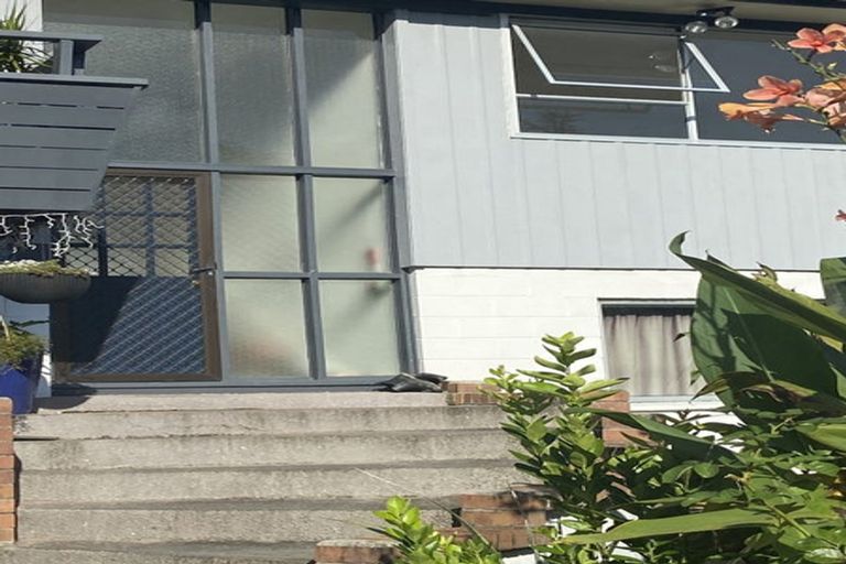 Photo of property in 1/10 Abbeygate Street, Birkdale, Auckland, 0626