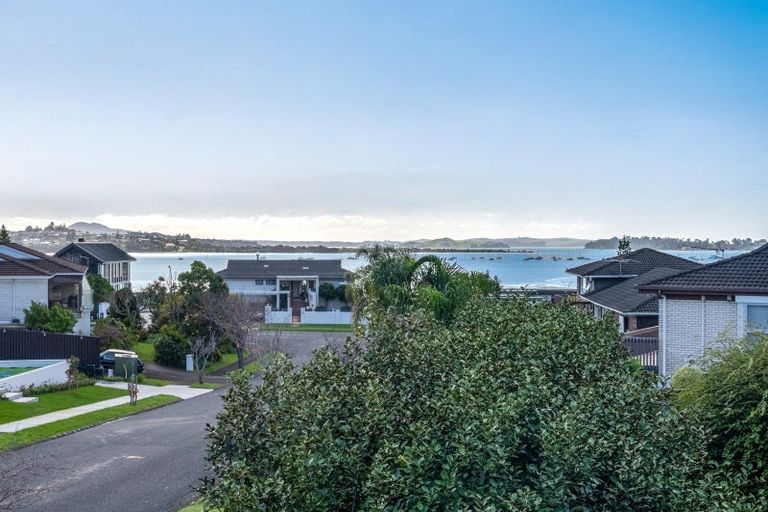Photo of property in 8 Fielding Crescent, Farm Cove, Auckland, 2012
