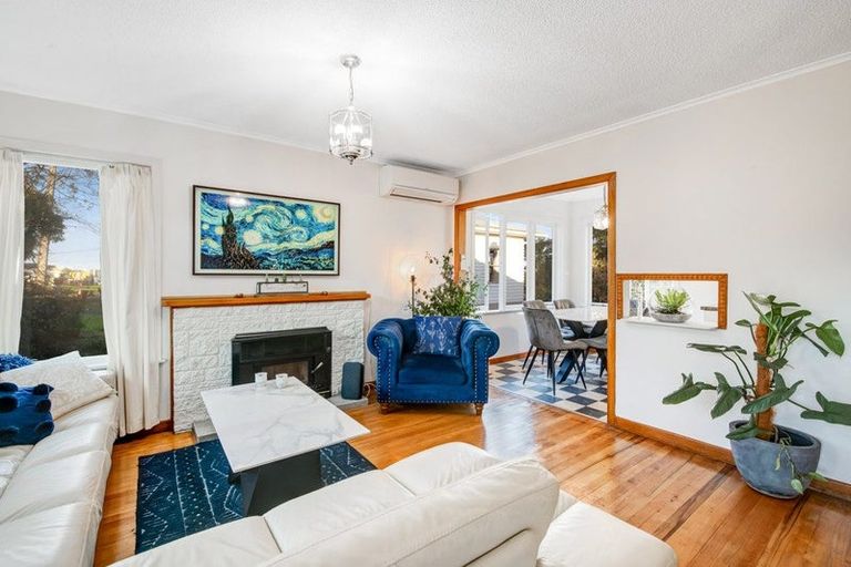 Photo of property in 19 View Road, Glenfield, Auckland, 0627