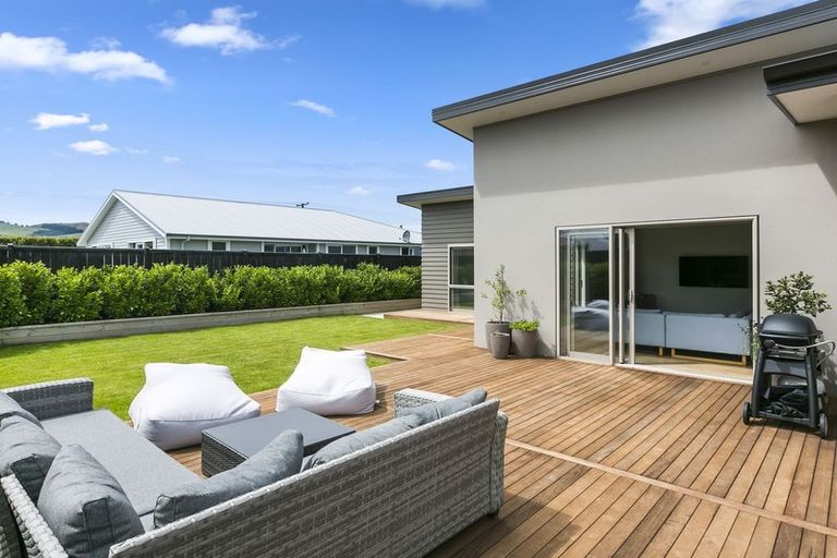 Photo of property in 18 Carrick Place, Mosgiel, 9024