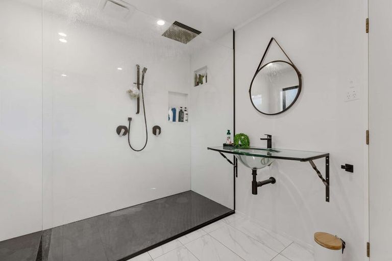 Photo of property in 6 Koromiko Place, Waiuku, 2123