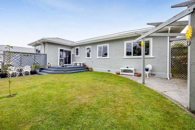 Photo of property in 18 Albion Street, Hawera, 4610