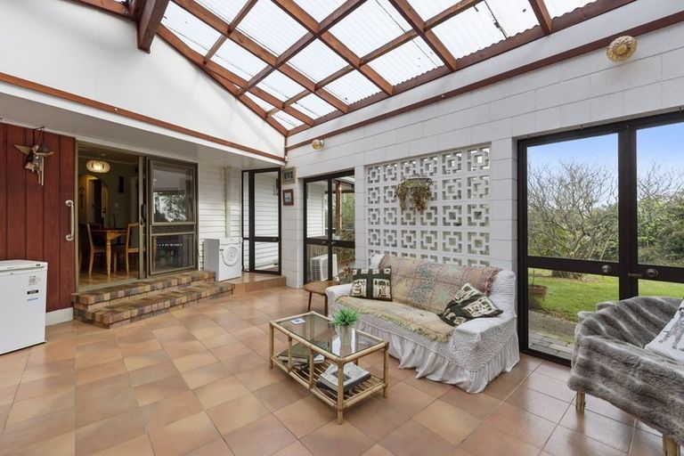 Photo of property in 10 Winara Avenue, Waikanae, 5036