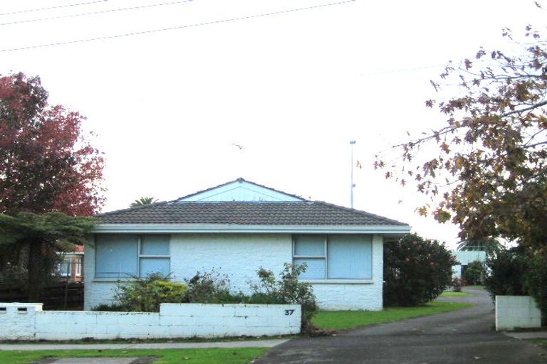 Photo of property in 2/37 Wallace Road, Papatoetoe, Auckland, 2025