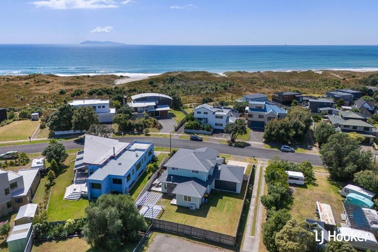 Photo of property in 30 Papaunahi Road, Bowentown, Waihi Beach, 3177