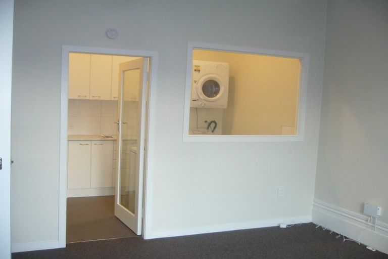 Photo of property in 4 Hawker Street, Mount Victoria, Wellington, 6011