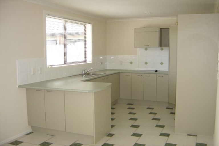 Photo of property in 15 Shankill Place, East Tamaki, Auckland, 2013