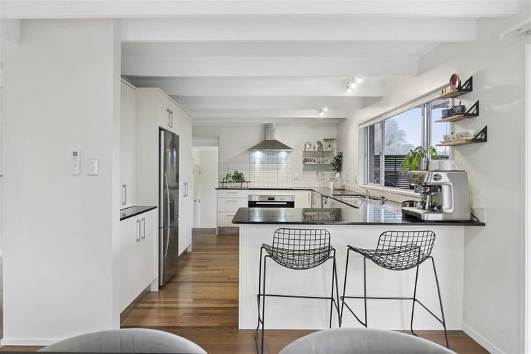 Photo of property in 10 Sanctuary Point, Sunnyhills, Auckland, 2010