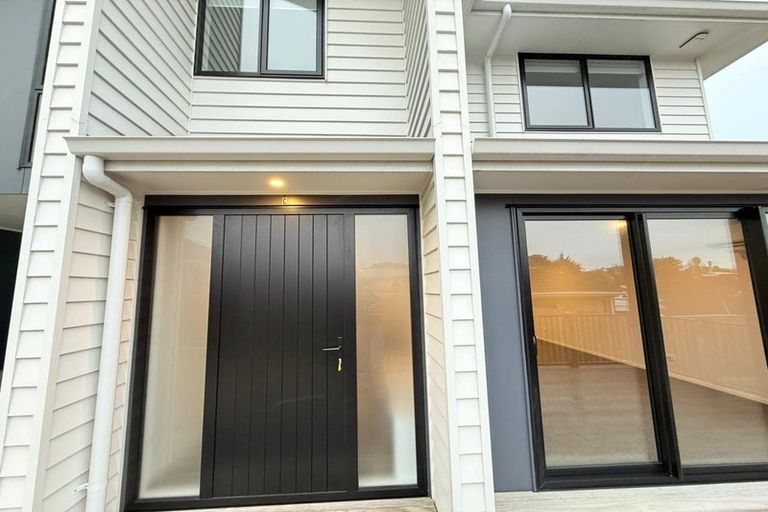 Photo of property in 30c Russell Road, Manurewa, Auckland, 2102