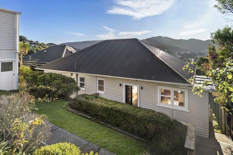 Photo of property in 19 Bankot Crescent, Ngaio, Wellington, 6035
