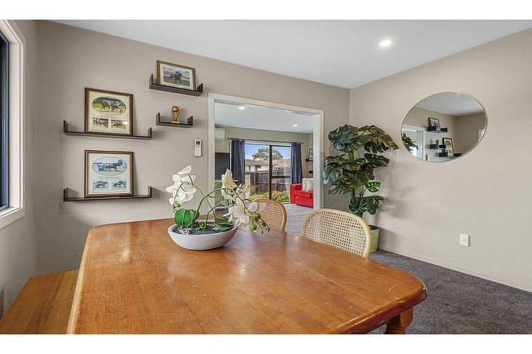 Photo of property in 135 Queenspark Drive, Parklands, Christchurch, 8083