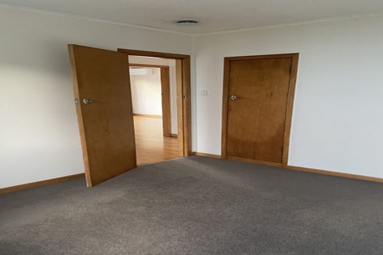 Photo of property in 1/15 Tane Street, New Lynn, Auckland, 0600