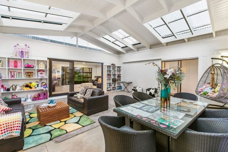 Photo of property in 7 Zenith Place, Conifer Grove, Takanini, 2112